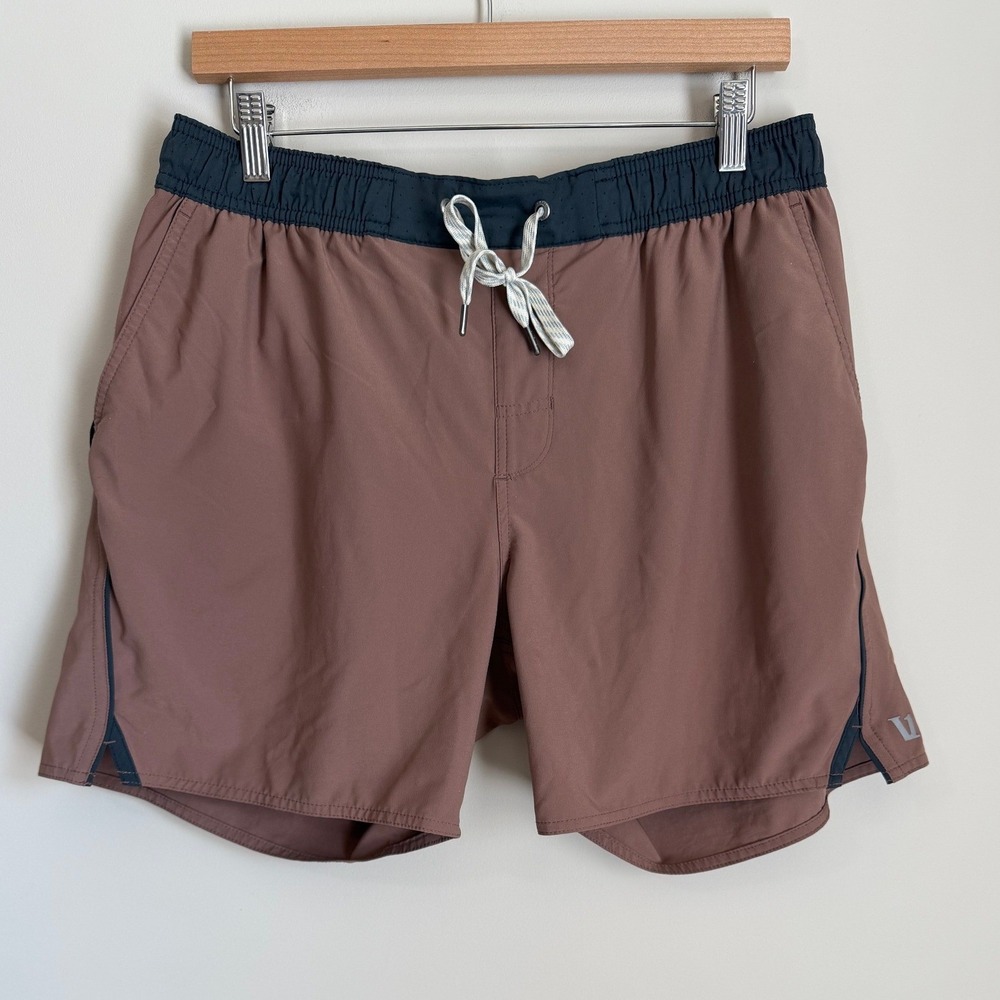 Vuori Kore Shorts Men Brown Large 6" Inseam Lined Gym Performance Athletic